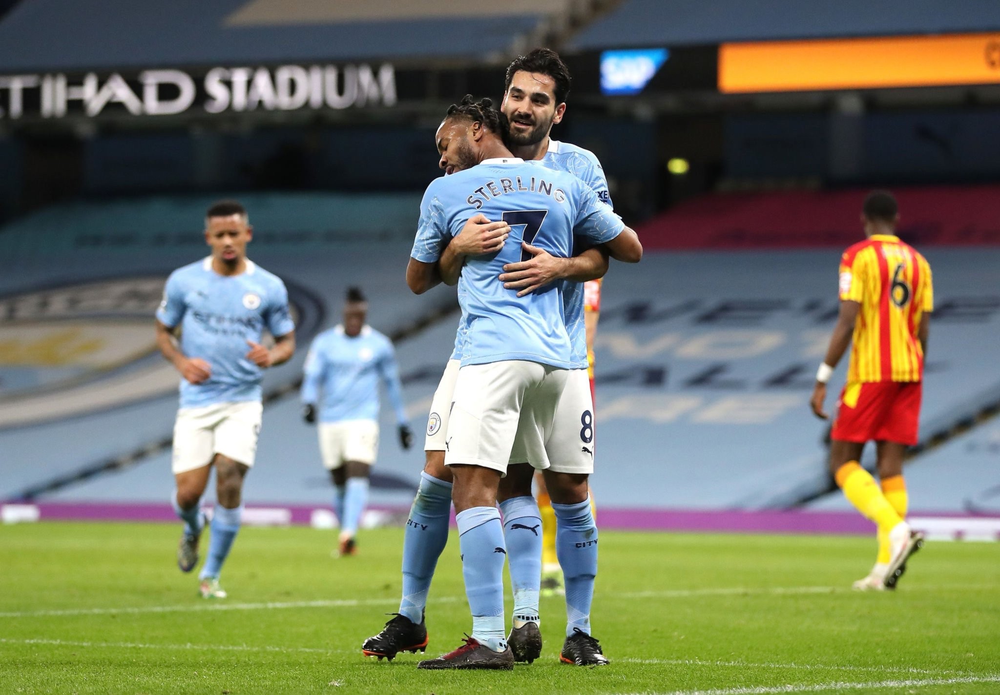 同时也吸引 同时也吸引